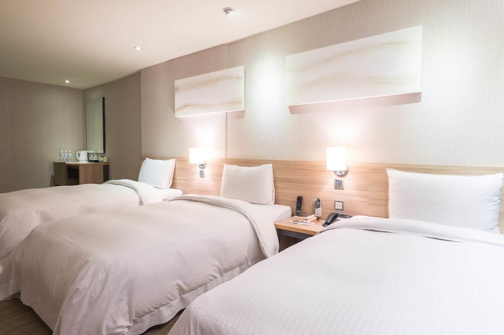 Smile 73 Hotel Тайчжун Экстерьер фото
